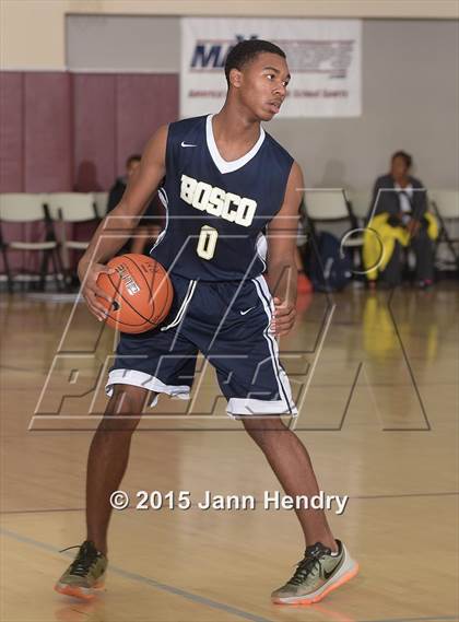 Thumbnail 1 in Glacier Peak vs. St. John Bosco (MaxPreps Holiday Classic) photogallery.