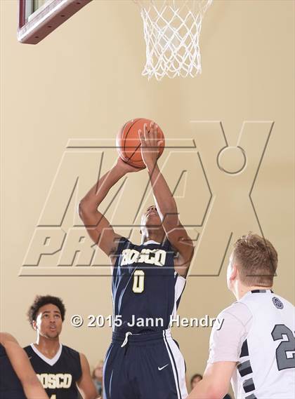 Thumbnail 3 in Glacier Peak vs. St. John Bosco (MaxPreps Holiday Classic) photogallery.