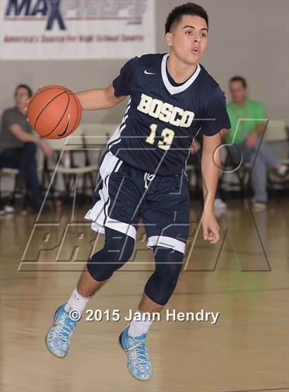 Thumbnail 3 in Glacier Peak vs. St. John Bosco (MaxPreps Holiday Classic) photogallery.
