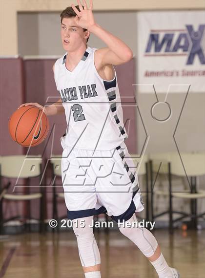 Thumbnail 3 in Glacier Peak vs. St. John Bosco (MaxPreps Holiday Classic) photogallery.