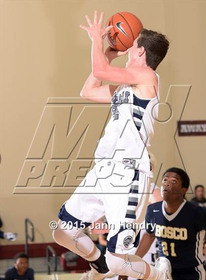 Thumbnail 2 in Glacier Peak vs. St. John Bosco (MaxPreps Holiday Classic) photogallery.