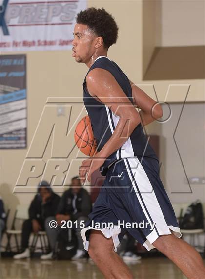 Thumbnail 1 in Glacier Peak vs. St. John Bosco (MaxPreps Holiday Classic) photogallery.
