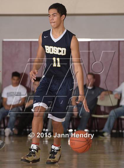 Thumbnail 2 in Glacier Peak vs. St. John Bosco (MaxPreps Holiday Classic) photogallery.