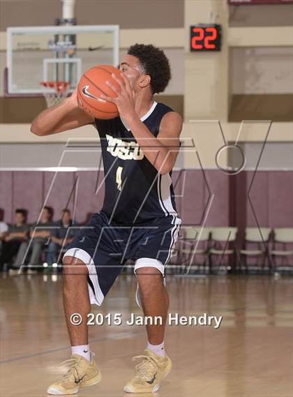 Thumbnail 2 in Glacier Peak vs. St. John Bosco (MaxPreps Holiday Classic) photogallery.