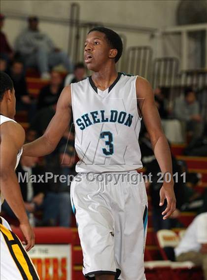 Thumbnail 2 in Sheldon vs. Bishop O'Dowd (Father Barry Christmas Classic) photogallery.