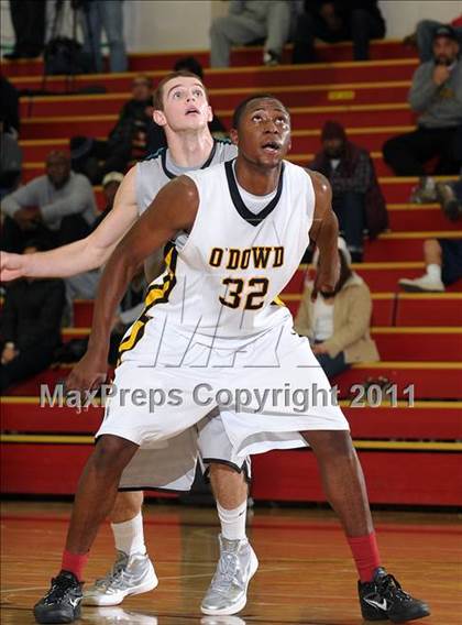 Thumbnail 3 in Sheldon vs. Bishop O'Dowd (Father Barry Christmas Classic) photogallery.