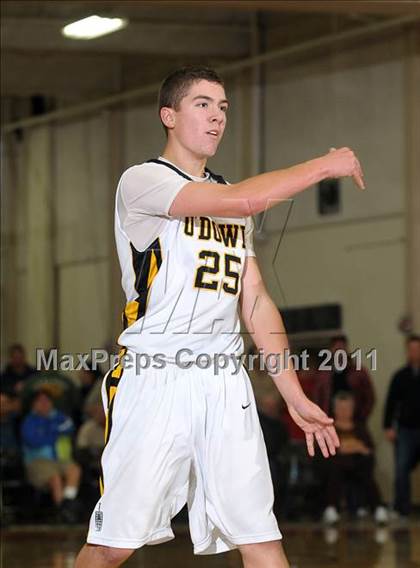 Thumbnail 3 in Sheldon vs. Bishop O'Dowd (Father Barry Christmas Classic) photogallery.