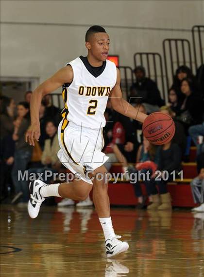 Thumbnail 2 in Sheldon vs. Bishop O'Dowd (Father Barry Christmas Classic) photogallery.