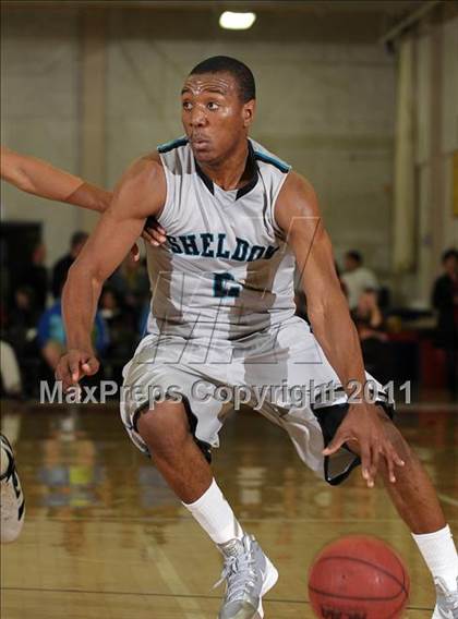 Thumbnail 3 in Sheldon vs. Bishop O'Dowd (Father Barry Christmas Classic) photogallery.