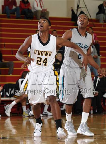 Thumbnail 3 in Sheldon vs. Bishop O'Dowd (Father Barry Christmas Classic) photogallery.