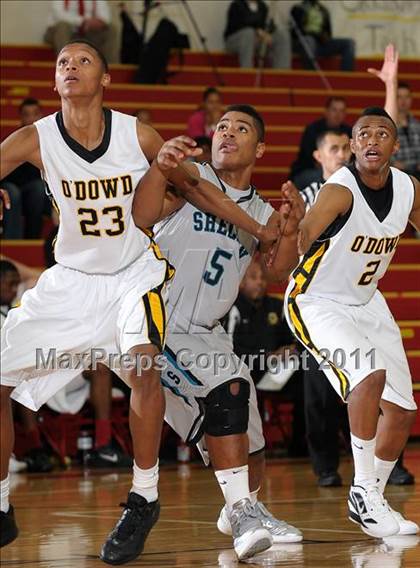 Thumbnail 3 in Sheldon vs. Bishop O'Dowd (Father Barry Christmas Classic) photogallery.