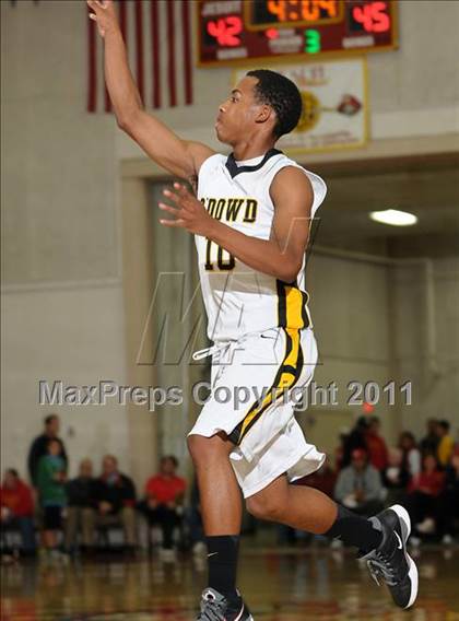 Thumbnail 3 in Sheldon vs. Bishop O'Dowd (Father Barry Christmas Classic) photogallery.