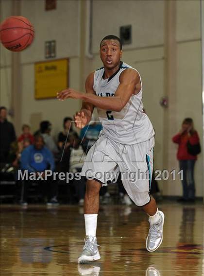 Thumbnail 1 in Sheldon vs. Bishop O'Dowd (Father Barry Christmas Classic) photogallery.