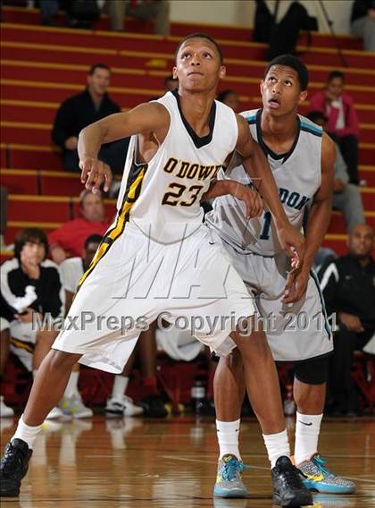 Thumbnail 2 in Sheldon vs. Bishop O'Dowd (Father Barry Christmas Classic) photogallery.