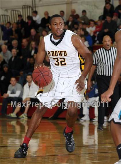 Thumbnail 3 in Sheldon vs. Bishop O'Dowd (Father Barry Christmas Classic) photogallery.