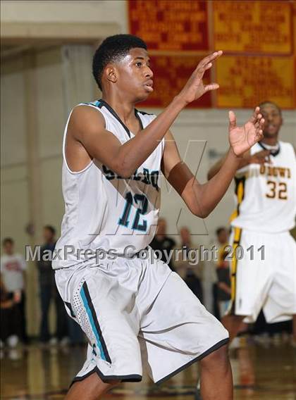 Thumbnail 3 in Sheldon vs. Bishop O'Dowd (Father Barry Christmas Classic) photogallery.