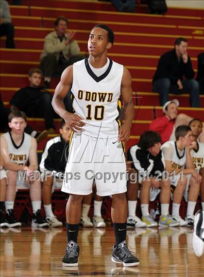 Thumbnail 3 in Sheldon vs. Bishop O'Dowd (Father Barry Christmas Classic) photogallery.