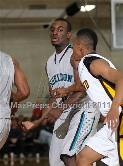 Thumbnail 3 in Sheldon vs. Bishop O'Dowd (Father Barry Christmas Classic) photogallery.