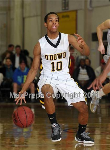 Thumbnail 3 in Sheldon vs. Bishop O'Dowd (Father Barry Christmas Classic) photogallery.