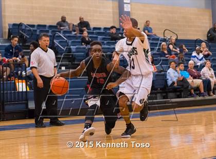 Thumbnail 2 in Wagner vs. Southwest (SAISD Tournament) photogallery.