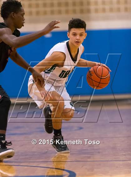 Thumbnail 3 in Wagner vs. Southwest (SAISD Tournament) photogallery.