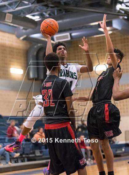 Thumbnail 3 in Wagner vs. Southwest (SAISD Tournament) photogallery.
