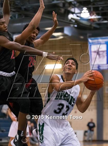 Thumbnail 3 in Wagner vs. Southwest (SAISD Tournament) photogallery.