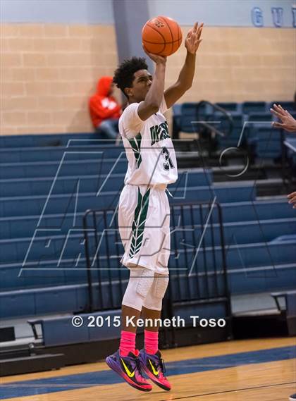Thumbnail 2 in Wagner vs. Southwest (SAISD Tournament) photogallery.