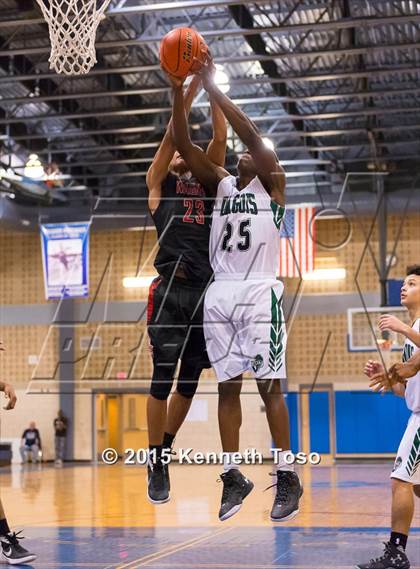 Thumbnail 3 in Wagner vs. Southwest (SAISD Tournament) photogallery.
