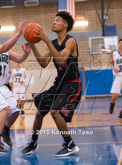 Thumbnail 2 in Wagner vs. Southwest (SAISD Tournament) photogallery.