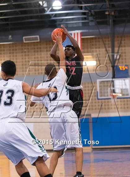 Thumbnail 3 in Wagner vs. Southwest (SAISD Tournament) photogallery.