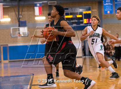 Thumbnail 2 in Wagner vs. Southwest (SAISD Tournament) photogallery.