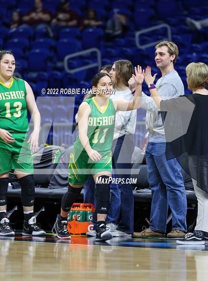 Thumbnail 2 in Winnsboro vs. Bishop (UIL 3A State Semifinal) photogallery.