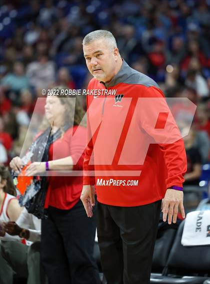 Thumbnail 2 in Winnsboro vs. Bishop (UIL 3A State Semifinal) photogallery.