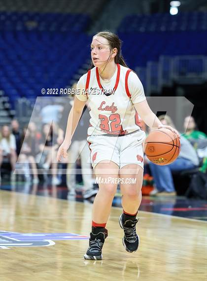 Thumbnail 3 in Winnsboro vs. Bishop (UIL 3A State Semifinal) photogallery.