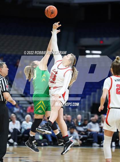 Thumbnail 2 in Winnsboro vs. Bishop (UIL 3A State Semifinal) photogallery.