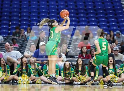 Thumbnail 2 in Winnsboro vs. Bishop (UIL 3A State Semifinal) photogallery.