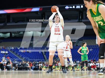 Thumbnail 3 in Winnsboro vs. Bishop (UIL 3A State Semifinal) photogallery.