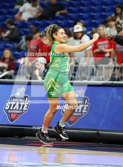 Thumbnail 1 in Winnsboro vs. Bishop (UIL 3A State Semifinal) photogallery.