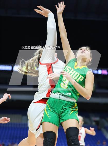 Thumbnail 1 in Winnsboro vs. Bishop (UIL 3A State Semifinal) photogallery.