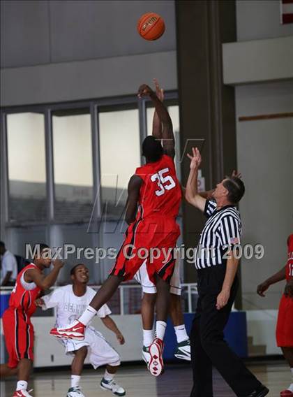 Thumbnail 1 in Bellaire vs Berkner (McDonalds Texas Invitational) photogallery.