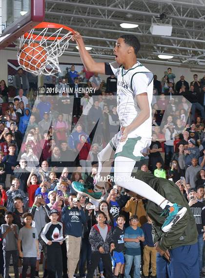 Thumbnail 2 in Rancho Mirage Holiday Invitational Dunk Contest photogallery.