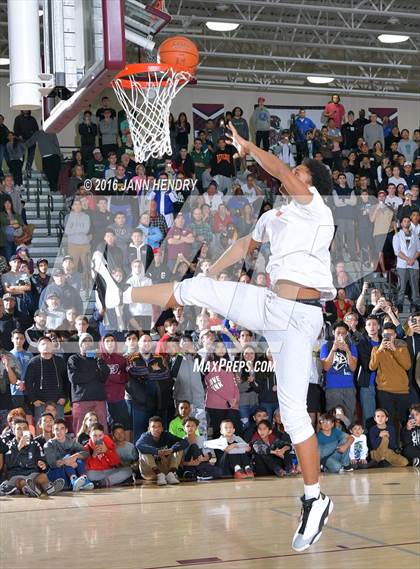 Thumbnail 3 in Rancho Mirage Holiday Invitational Dunk Contest photogallery.