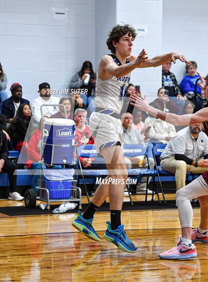 Thumbnail 2 in Mumford vs Iola photogallery.