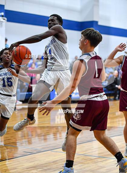 Thumbnail 3 in Mumford vs Iola photogallery.