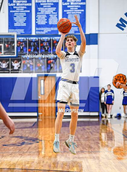 Thumbnail 3 in Mumford vs Iola photogallery.