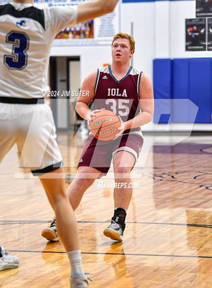 Thumbnail 3 in Mumford vs Iola photogallery.