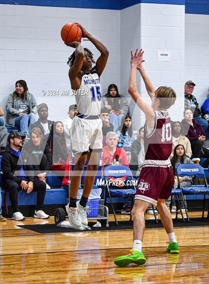 Thumbnail 2 in Mumford vs Iola photogallery.