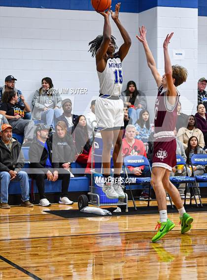 Thumbnail 3 in Mumford vs Iola photogallery.