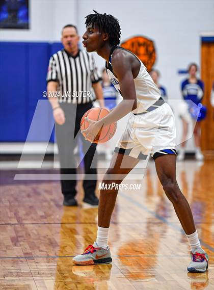 Thumbnail 3 in Mumford vs Iola photogallery.